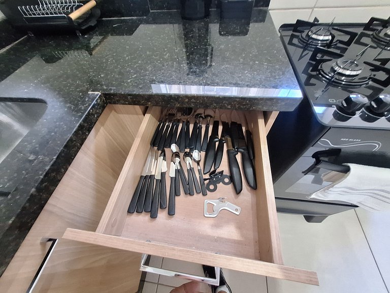 Apto completo e confortável no Aterrado