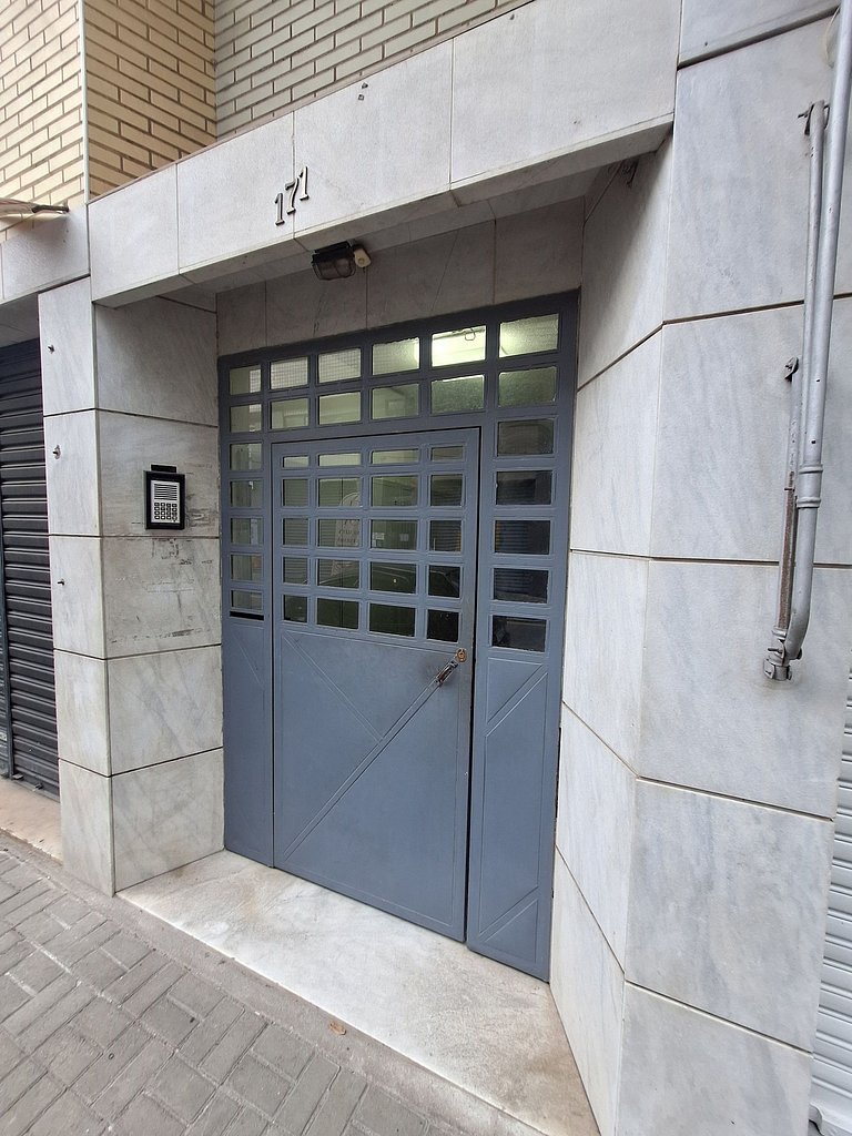 Apto completo e confortável no Aterrado