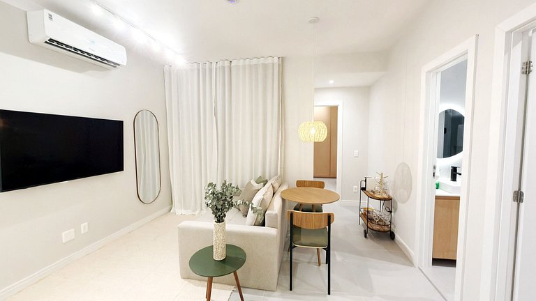 Sophisticated Apt in the Heart of Ipanema