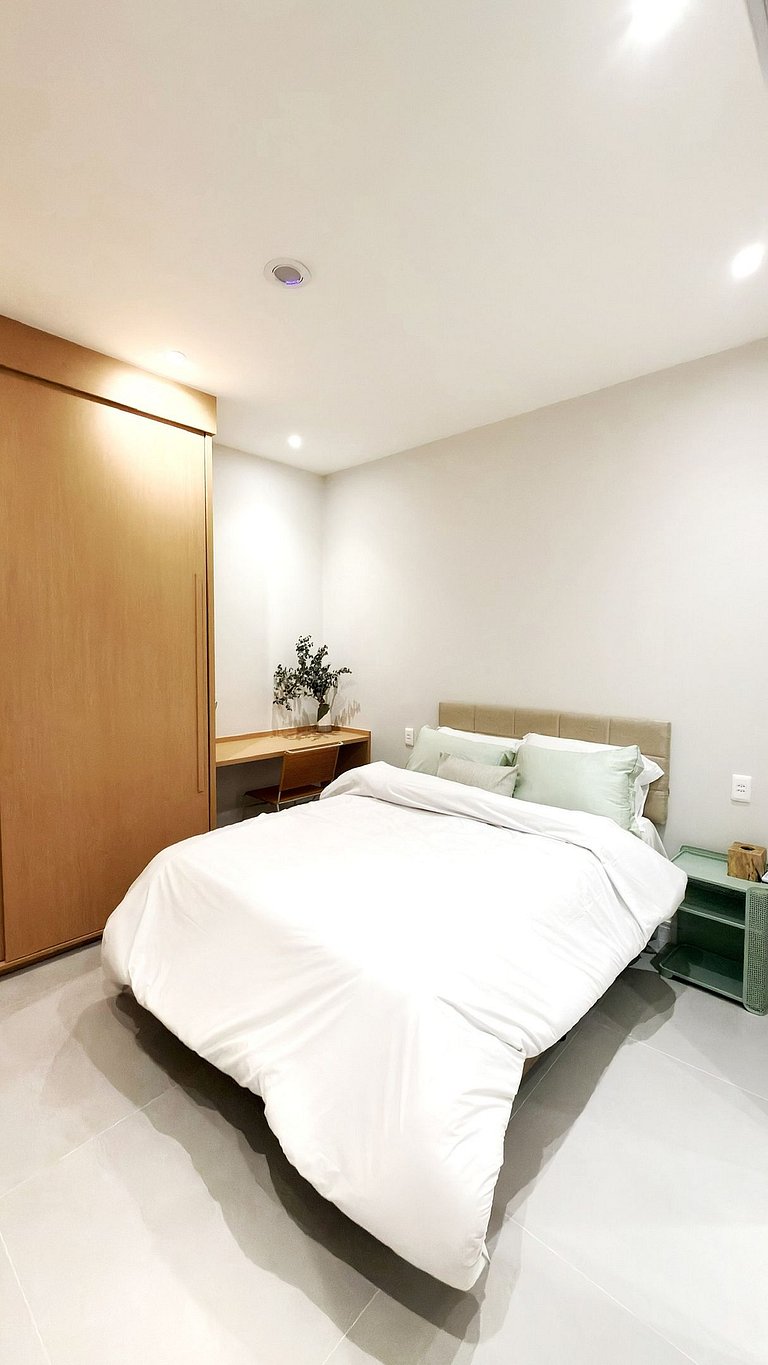 Sophisticated Apt in the Heart of Ipanema