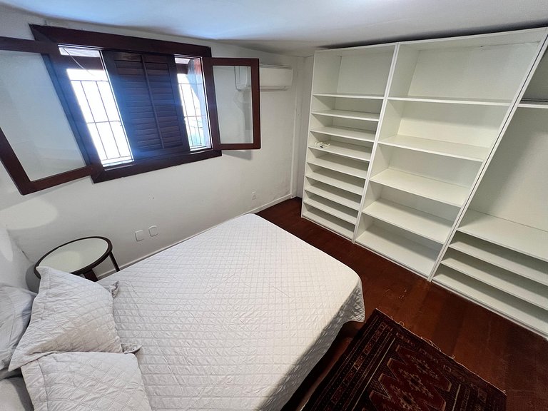 Mansão no Joá: 5 suítes, mar, lazer completo