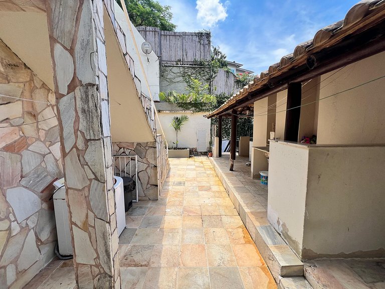 Mansão no Joá: 5 suítes, mar, lazer completo