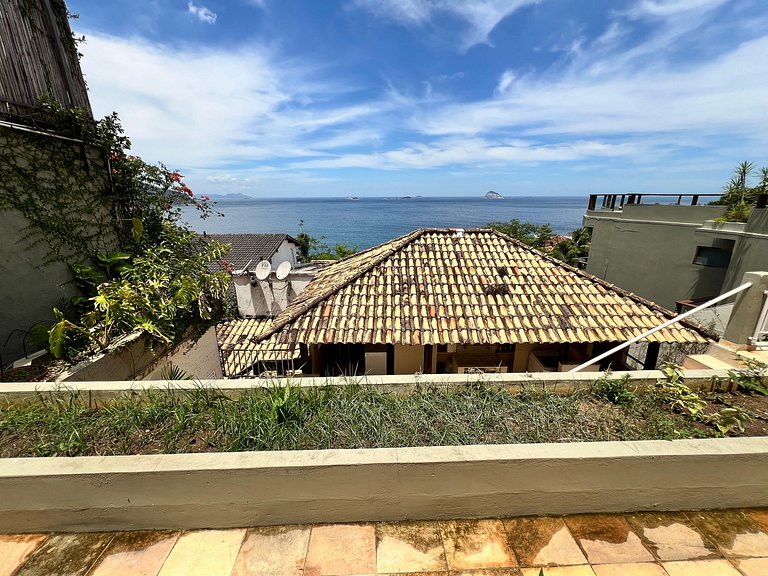 Mansão no Joá: 5 suítes, mar, lazer completo