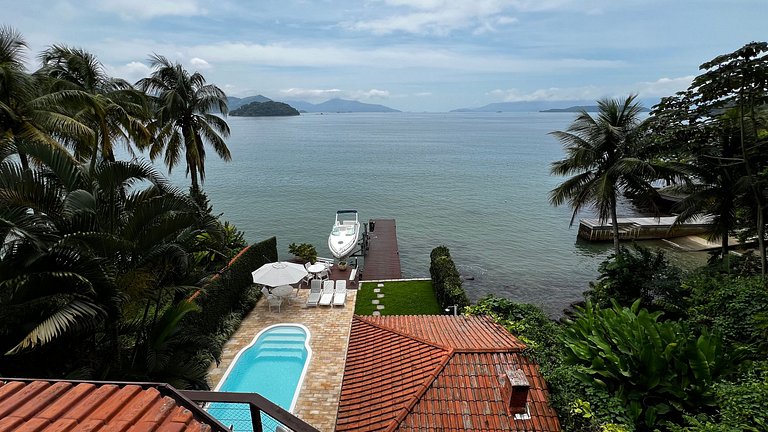 Casa completa con piscina y terraza exclusiva en Angra