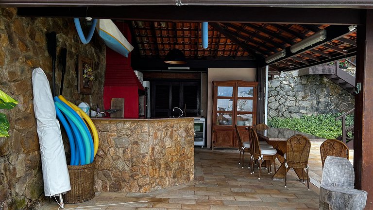 Casa completa con piscina y terraza exclusiva en Angra