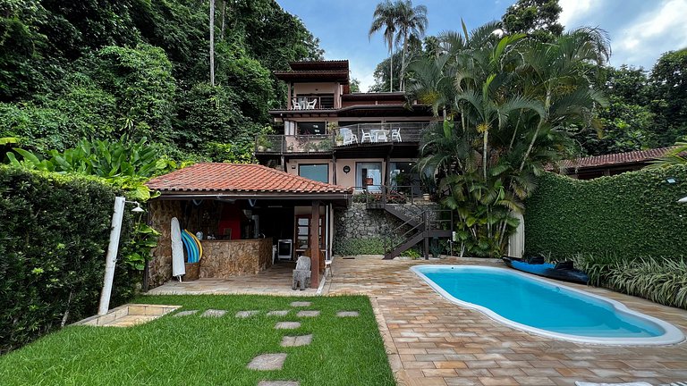 Entire House with Pool and Exclusive Deck Angra