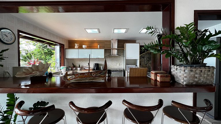 Entire House with Pool and Exclusive Deck Angra