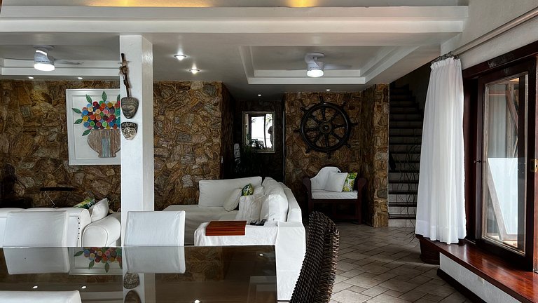 Entire House with Pool and Exclusive Deck Angra