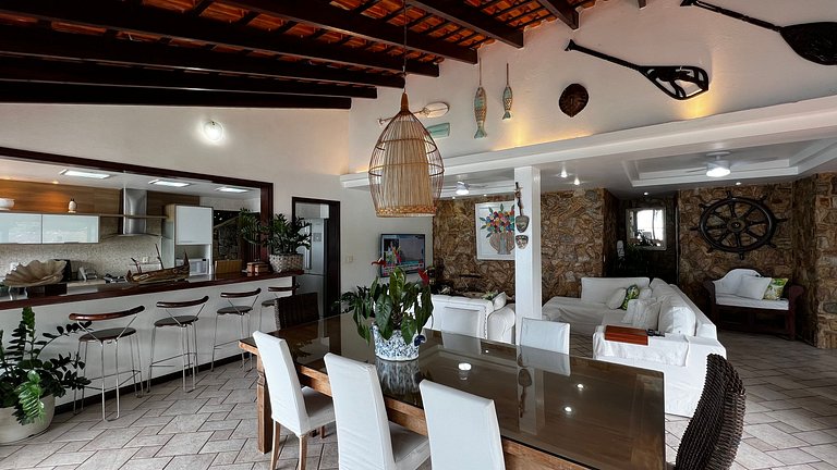 Entire House with Pool and Exclusive Deck Angra