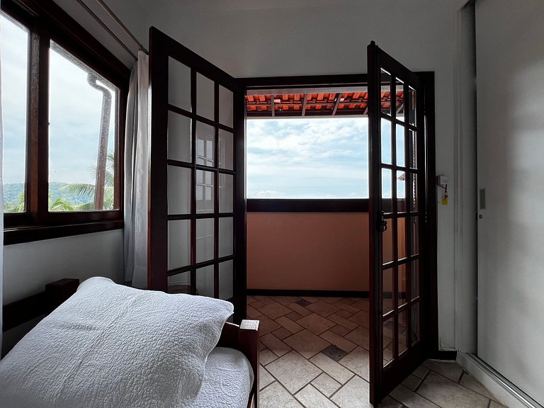 Entire House with Pool and Exclusive Deck Angra