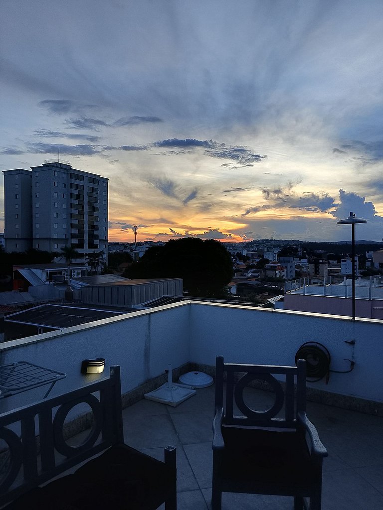 Duplex Penthouse with Garage Close to Av Fleming