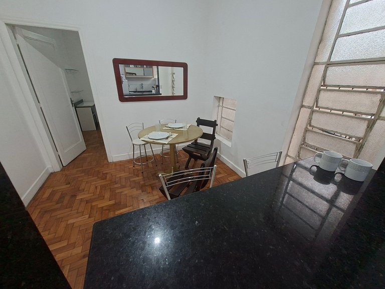 Spacious Apartment in Downtown BH - 3 Bedrooms