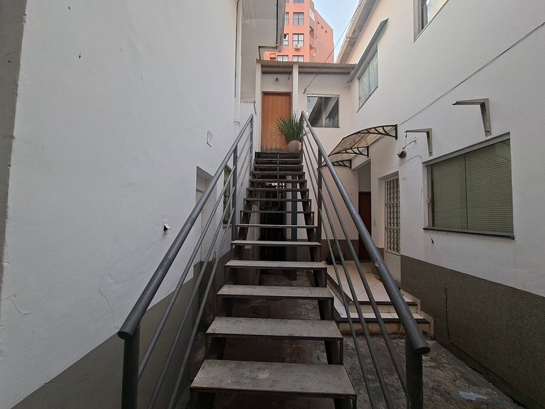 Spacious Apartment in Downtown BH - 3 Bedrooms