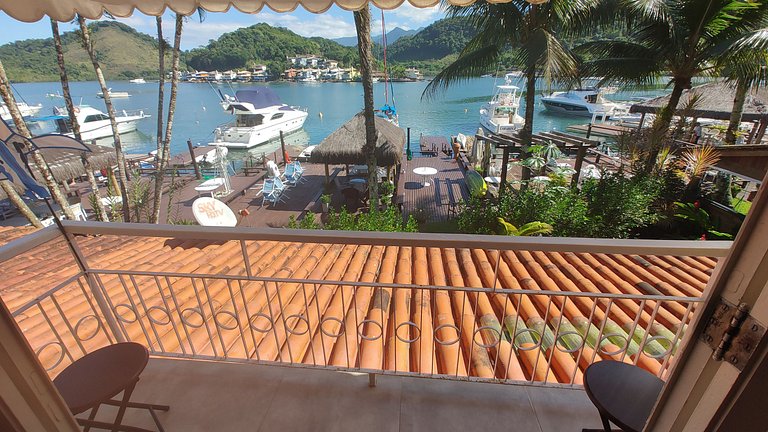 Beautiful 3 Bedrooms with Deck, Barbecue, Pool, Angra