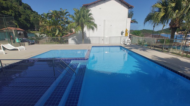 Beautiful 3 Bedrooms with Deck, Barbecue, Pool, Angra