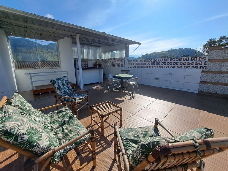 Beautiful penthouse 50m from Mambucaba Beach, Paraty