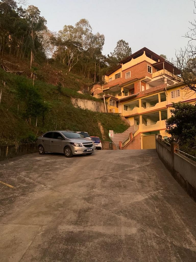 Casa Aconchegante no Centro De São Lourenço - MG