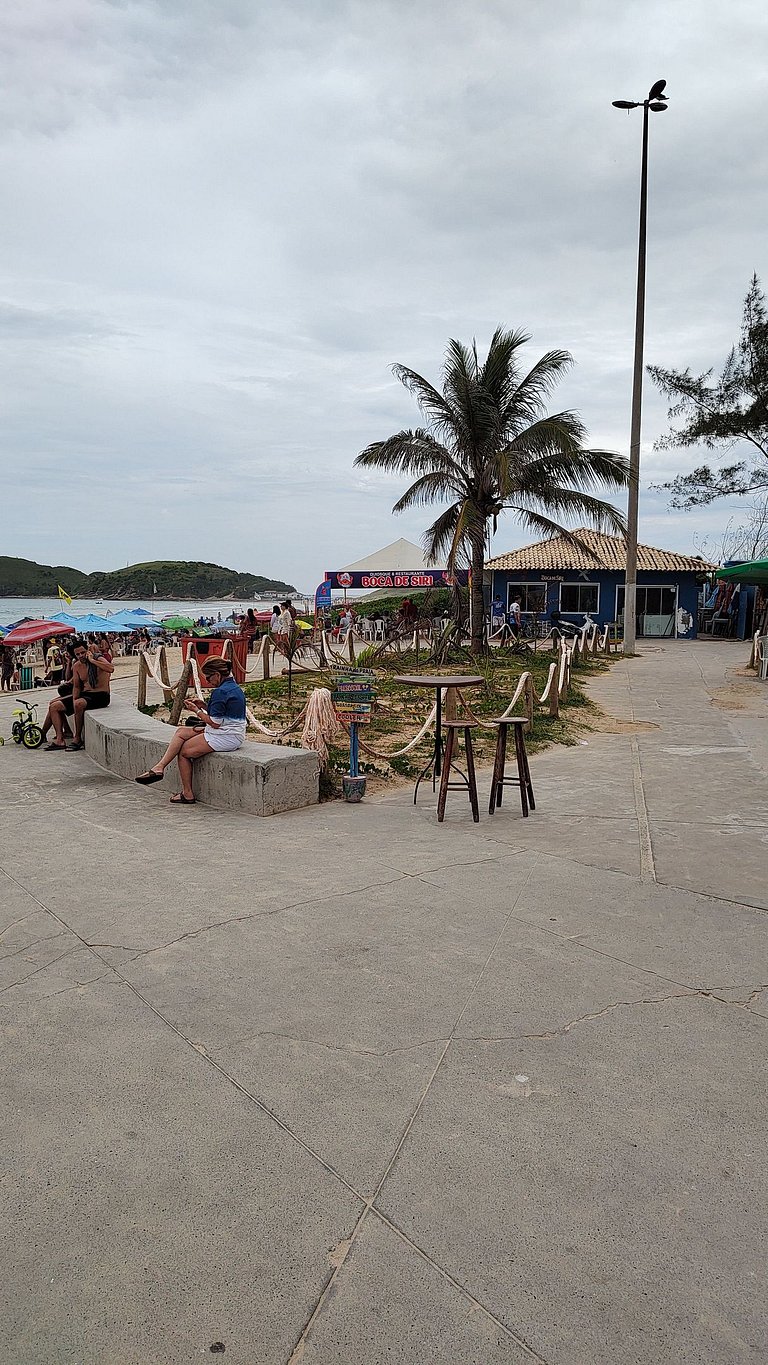 Casa beira da Praia Peró Condomínio com segurança