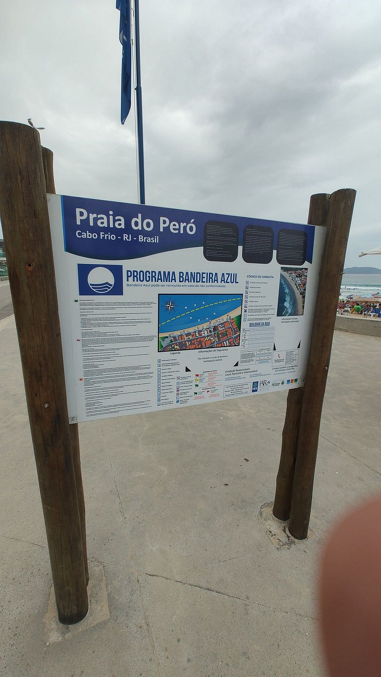 Casa beira da Praia Peró Condomínio com segurança