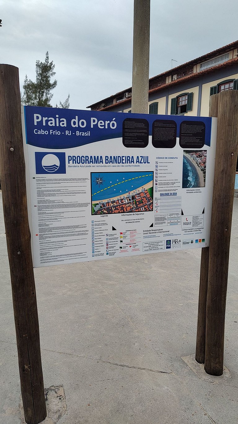 Casa beira da Praia Peró Condomínio com segurança