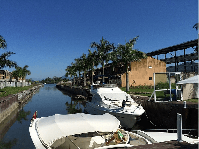 Casa Deck navegável jacuzzi AR Angra Br Marinas