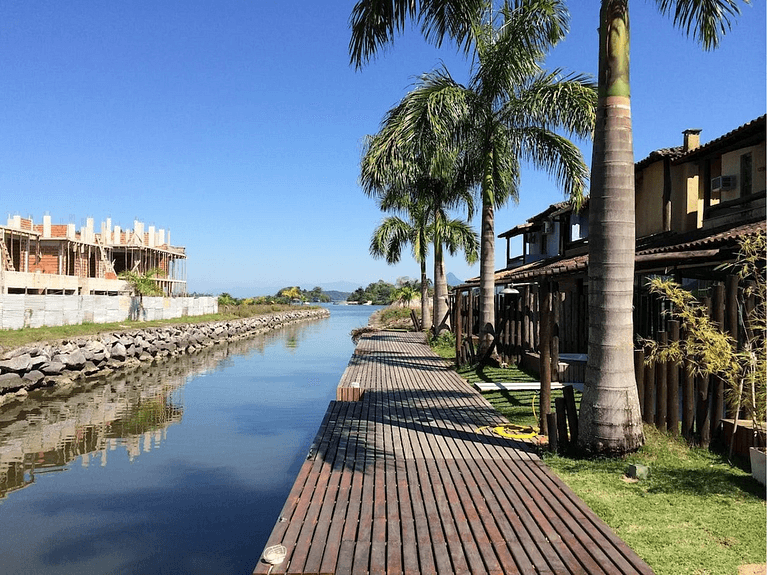 Casa Deck navegável jacuzzi AR Angra Br Marinas