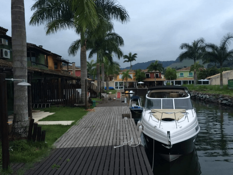 Casa Deck navegável jacuzzi AR Angra Br Marinas