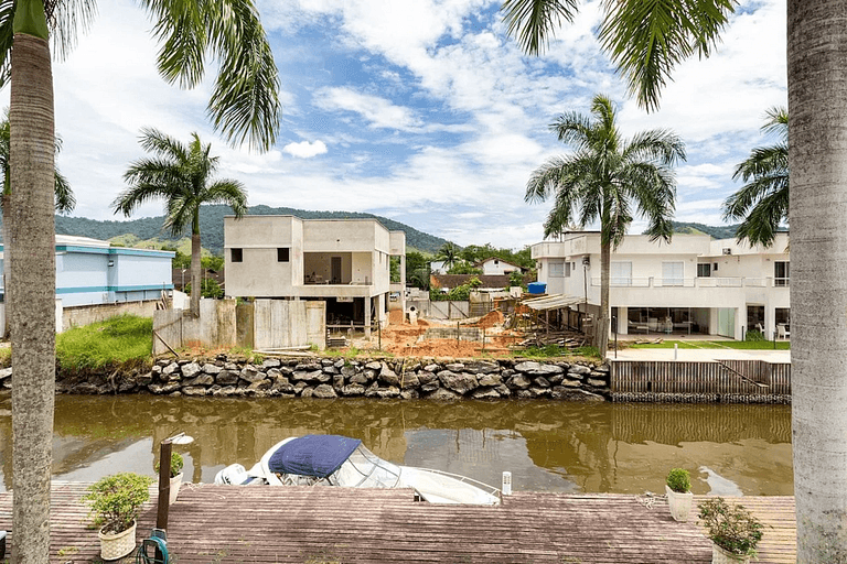 Casa Deck navegável jacuzzi AR Angra Br Marinas