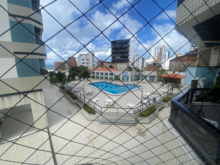 Flat confortável Cond. Barra Tropical piscina 1 quadra Praia