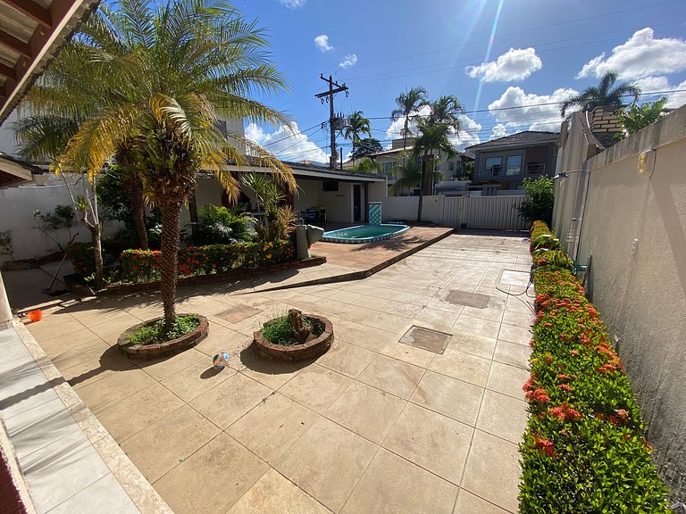 Linda casa piscina churrasqueira garagem Lauro de Freitas BA