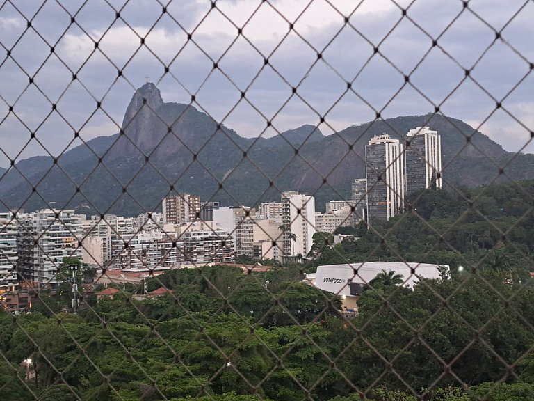 Lindo Apto 2 qts AR Botafogo praia do Leme