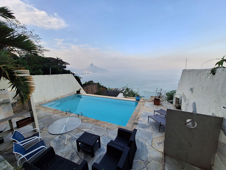 Mansion with 5 suites, sea view, swimming pool, Jacuzzi, Joá