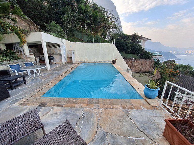 Mansion with 5 suites, sea view, swimming pool, Jacuzzi, Joá