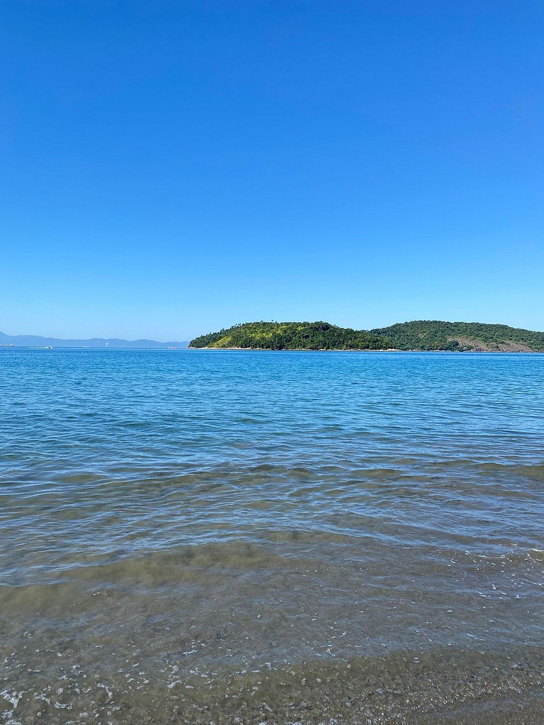 Rest and barbecue by the sea